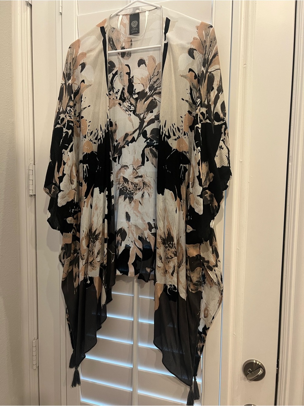 Vince Camuto Cream and Black Abstract Print Blouse